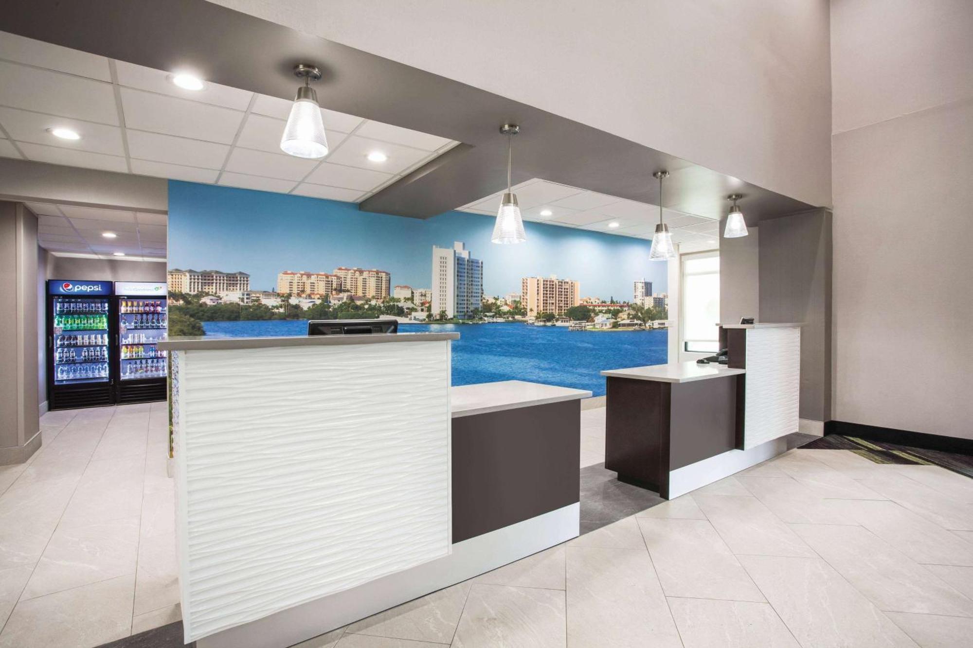 La Quinta By Wyndham Clearwater South Exterior foto